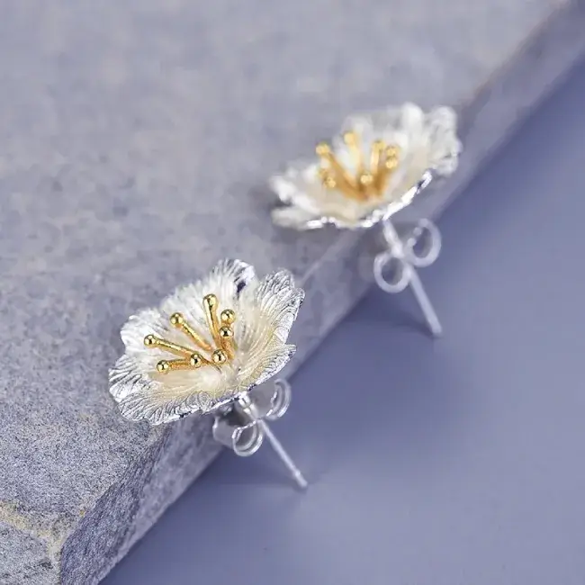 Boucles doreilles clous fleurs de rose